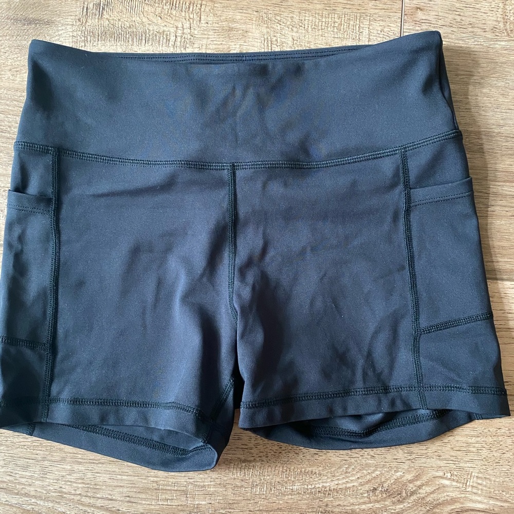 Zyia Light N Tight Shorts